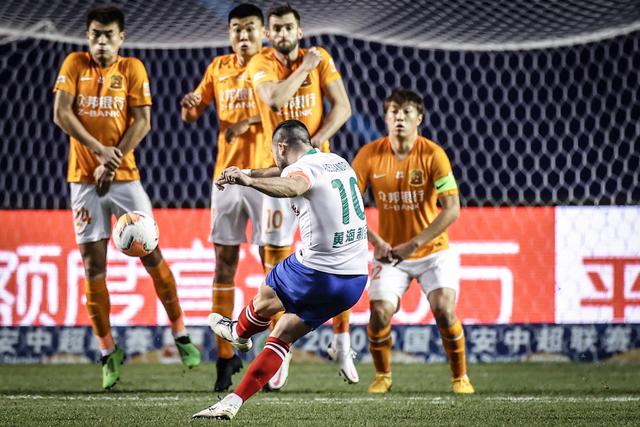意大利杯-莱奥破门难救主 AC米兰1-2亚特兰大